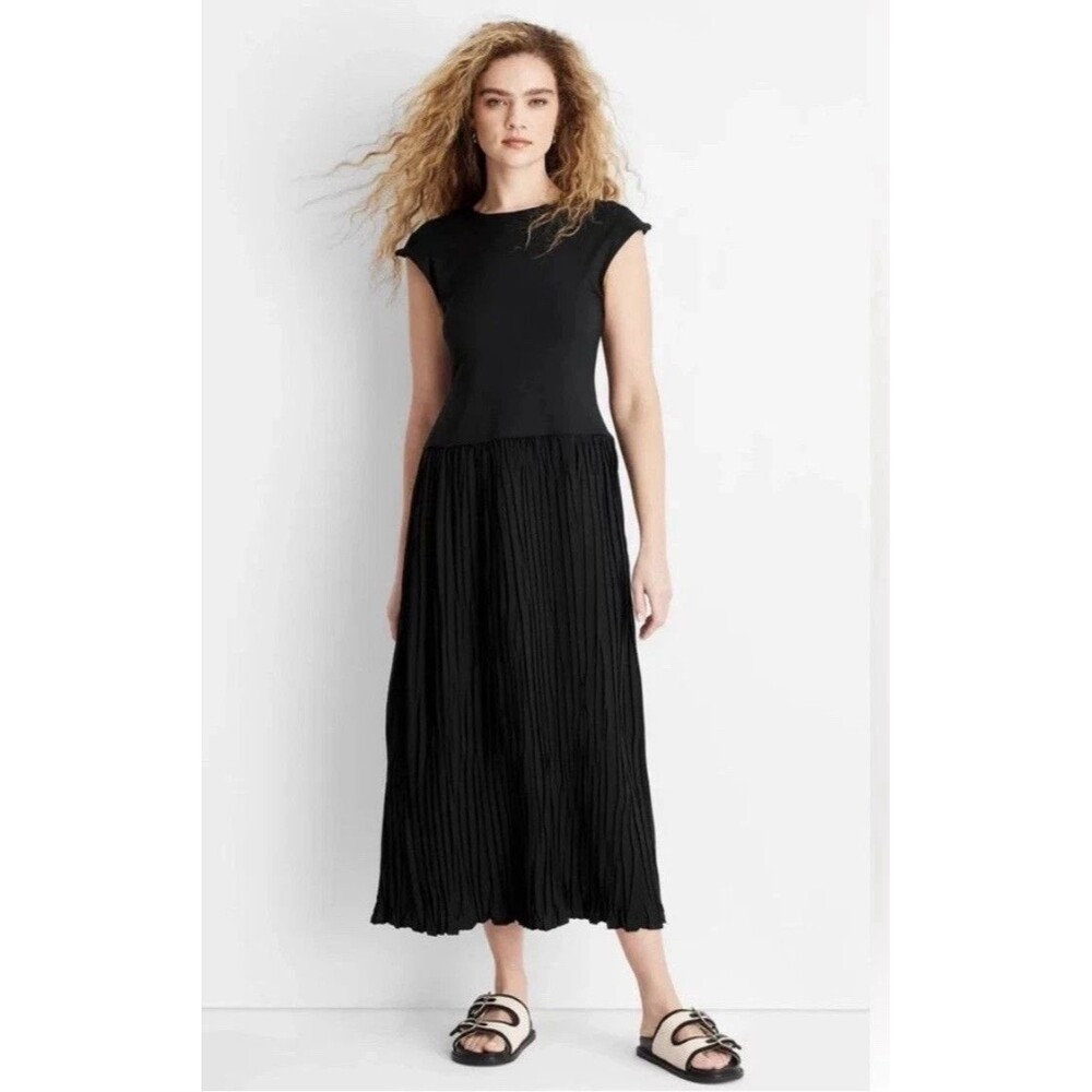 Future Collective Women’s Size S Black Cap Sleeve Drop Waist Pleated Maxi Dress